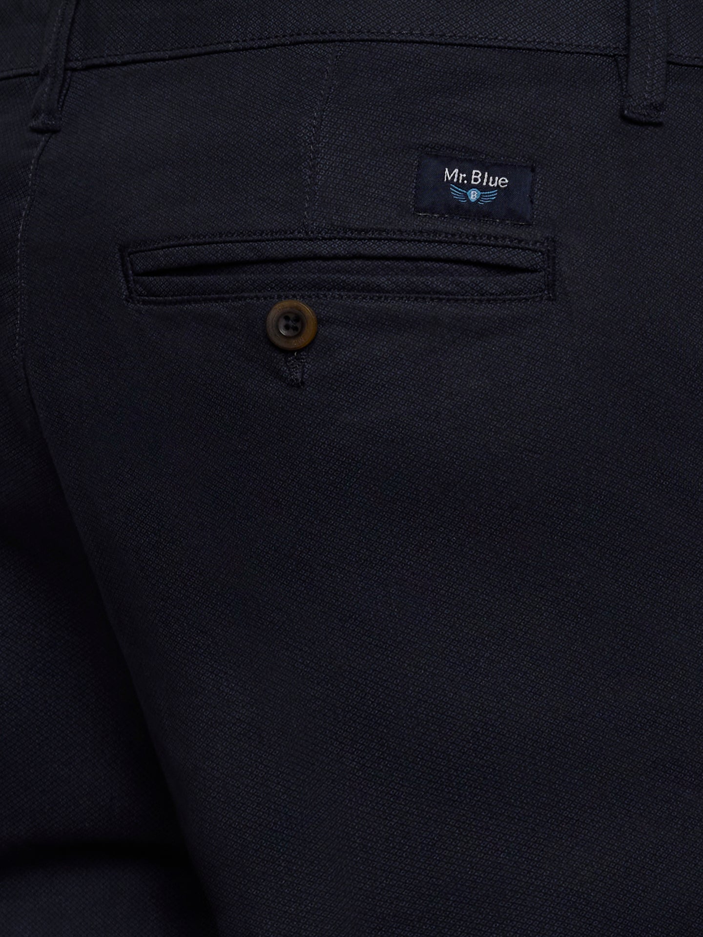 Pantalones chinos de corte estándar de Mr. Blue