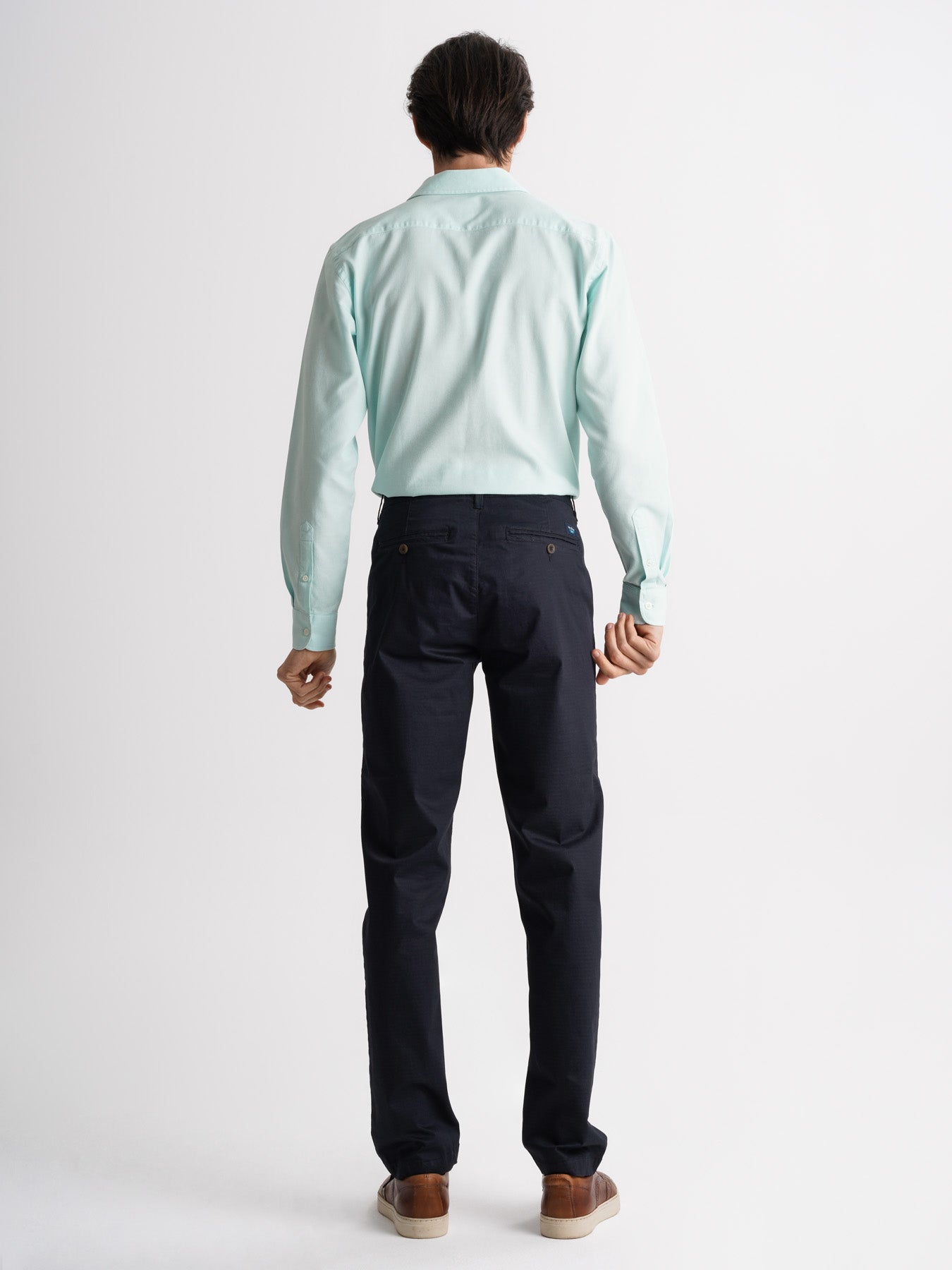 Pantalones chinos de corte estándar de Mr. Blue