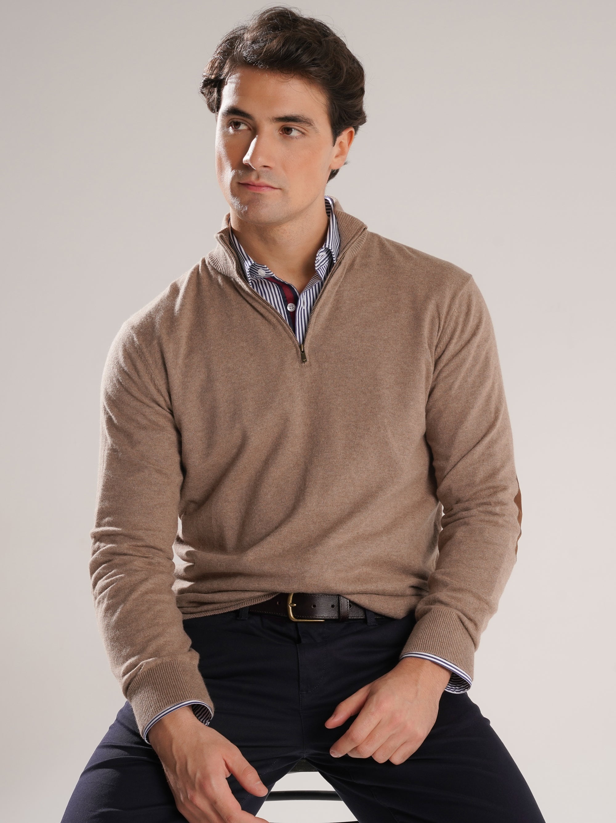 PULLOVER BEGE COM COTOVELEIRA REGULAR FIT MR. BLUE
