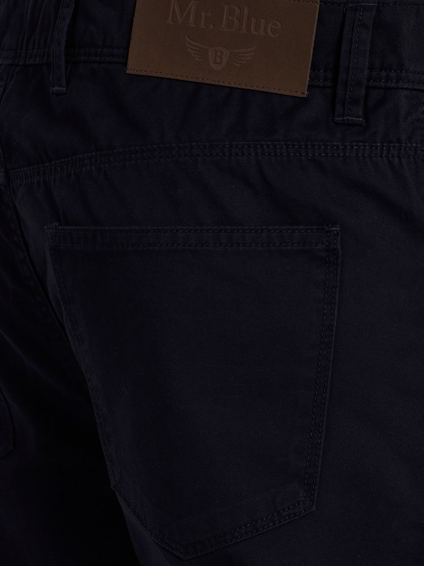 Chinos de sarga de corte estándar de Mr. Blue