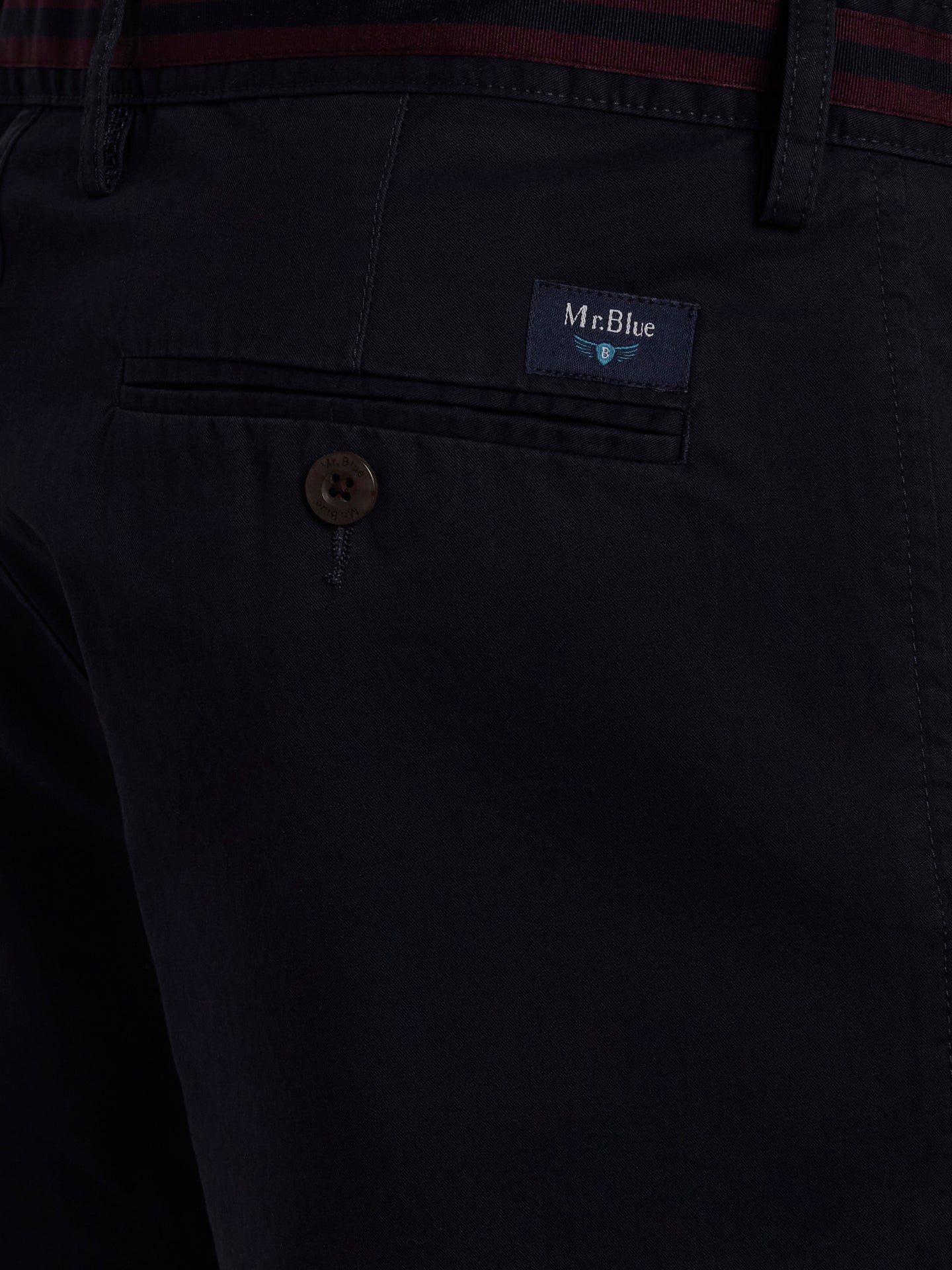 Chinos de sarga de corte estándar de Mr. Blue