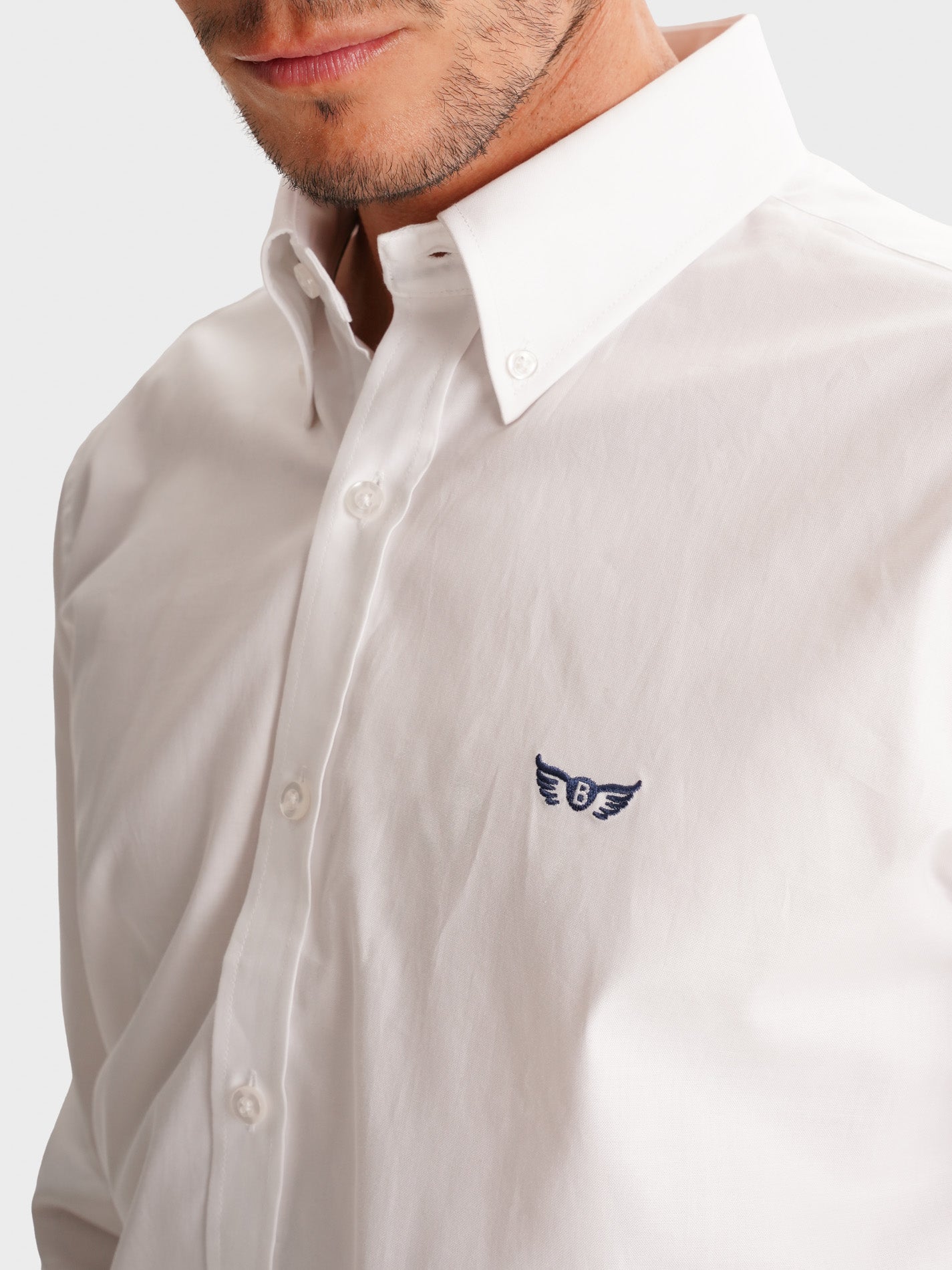 WHITE REGULAR FIT MR SHIRT. BLUE