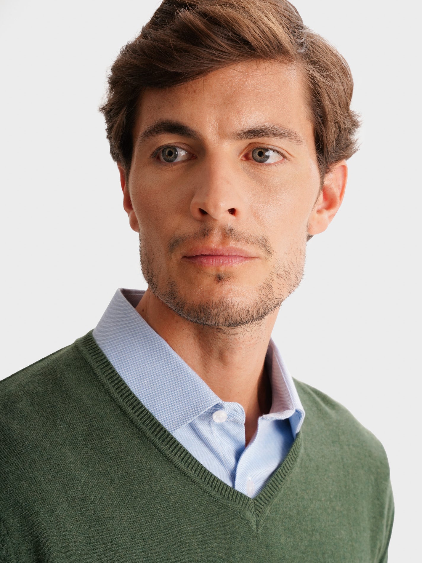 THIN GREEN PULLOVER WITH REGULAR FIT MR ELBOW PADS. BLUE