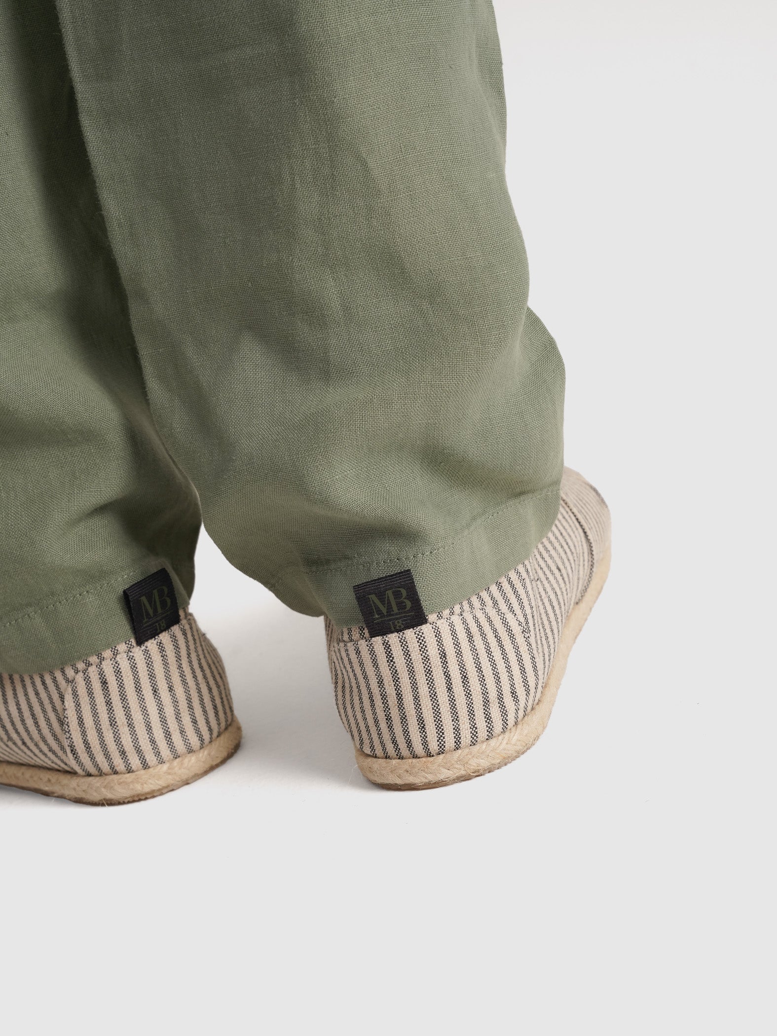 SAPATOS CINZENTOS MARK BELLUCCI