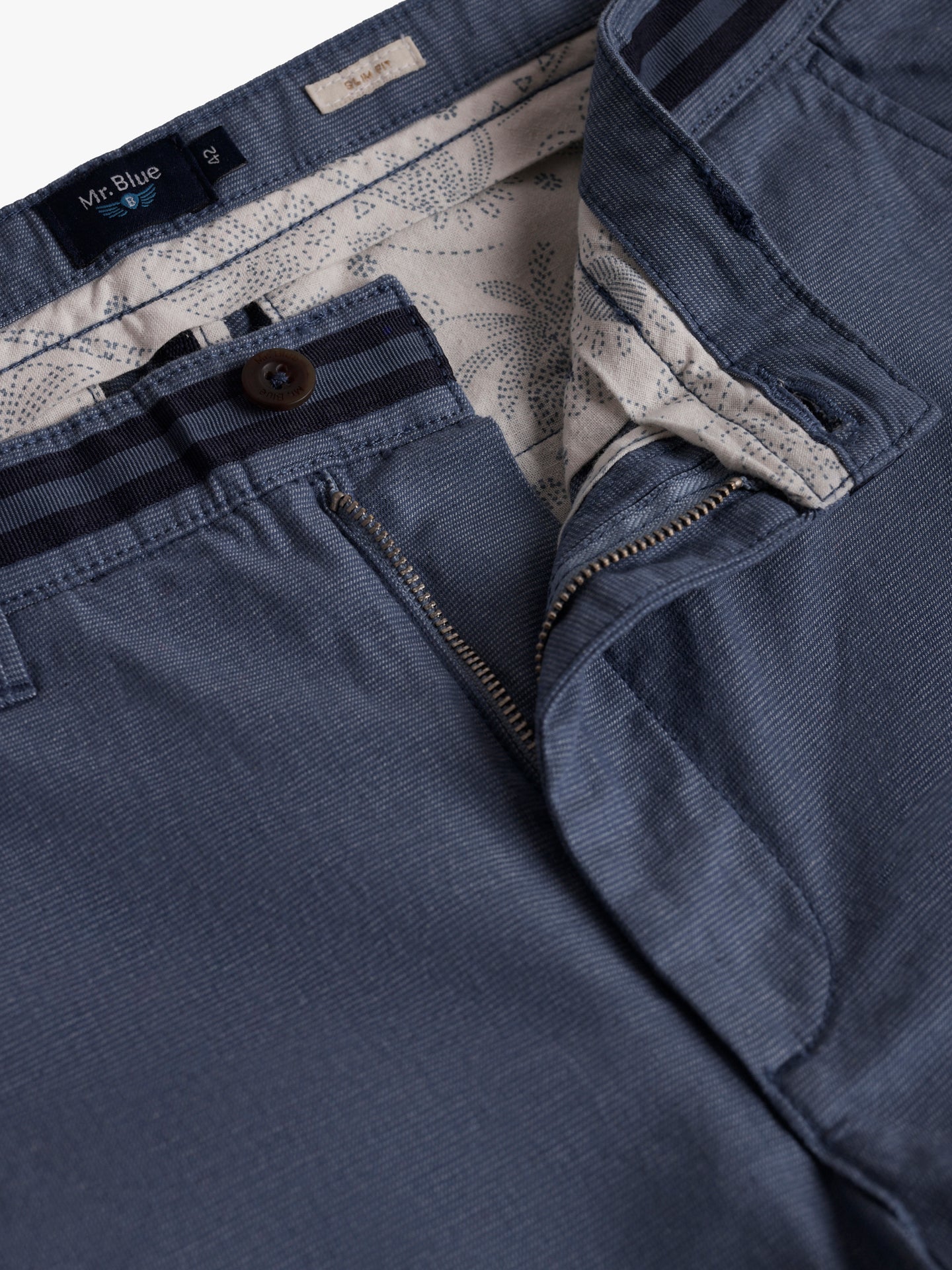 Pantalón chino azul de corte slim de Mr. Blue