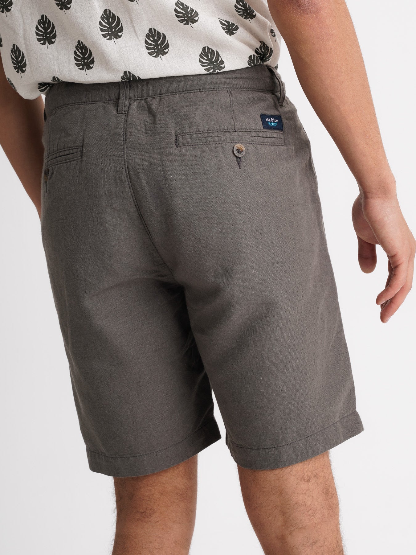 Pantalones cortos de corte slim en verde de Mr. Blue